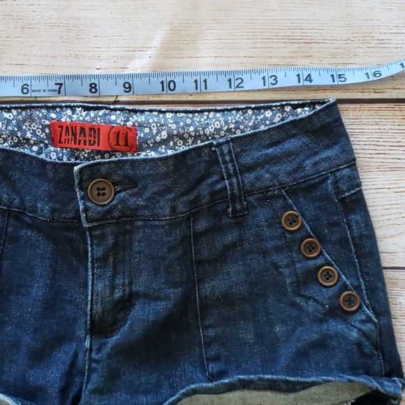 Zanadi Button Embellished Shorty Short Jean Shorts - Picture 9 of 9